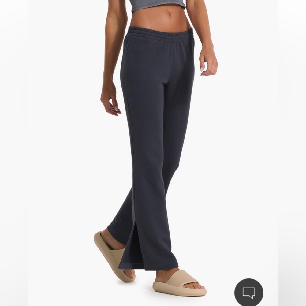 Vuori Sedona Wideleg Sweatpant size medium